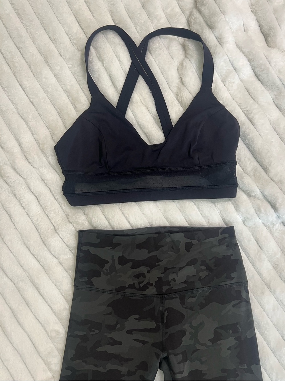 Lululemon SET! – Align Camo Leggings + Black Body Con Bra 🖤